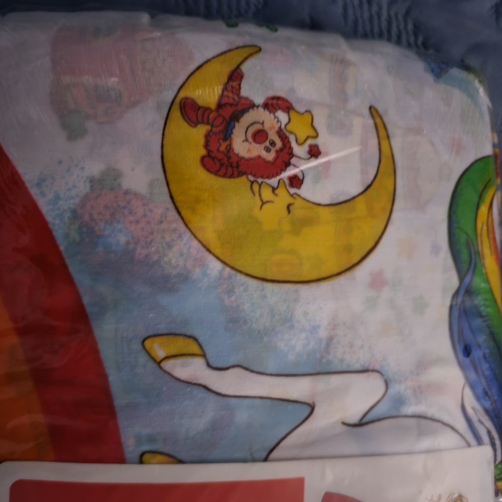 NIP 1983 Rainbow Bright Twin Bed Sheet Set - Multicolor - Picture 5 of 10